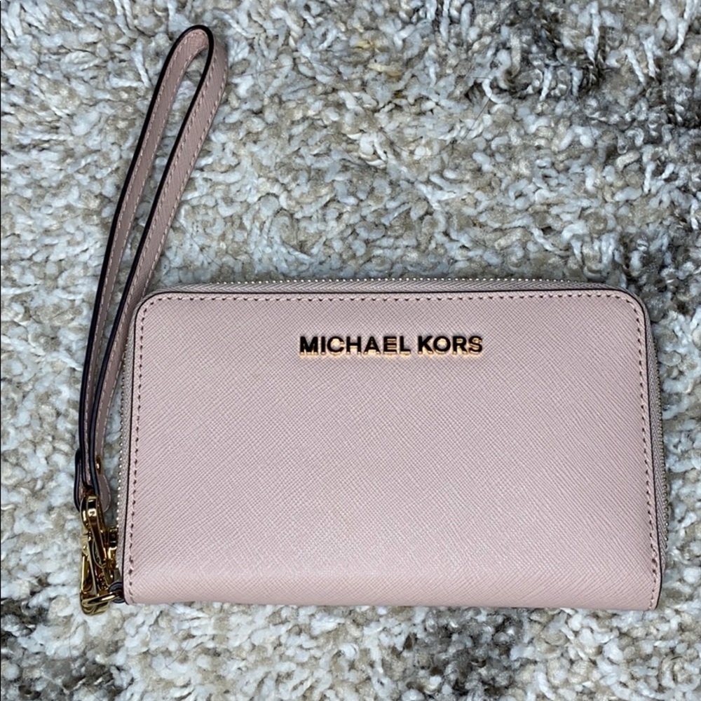 Michael Kors Leather Smartphone Wristlet
